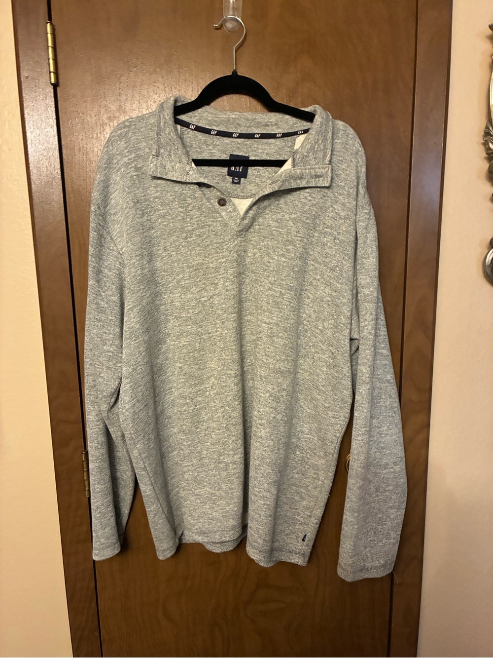 GAP Light Gray Men’s Knit Pullover
